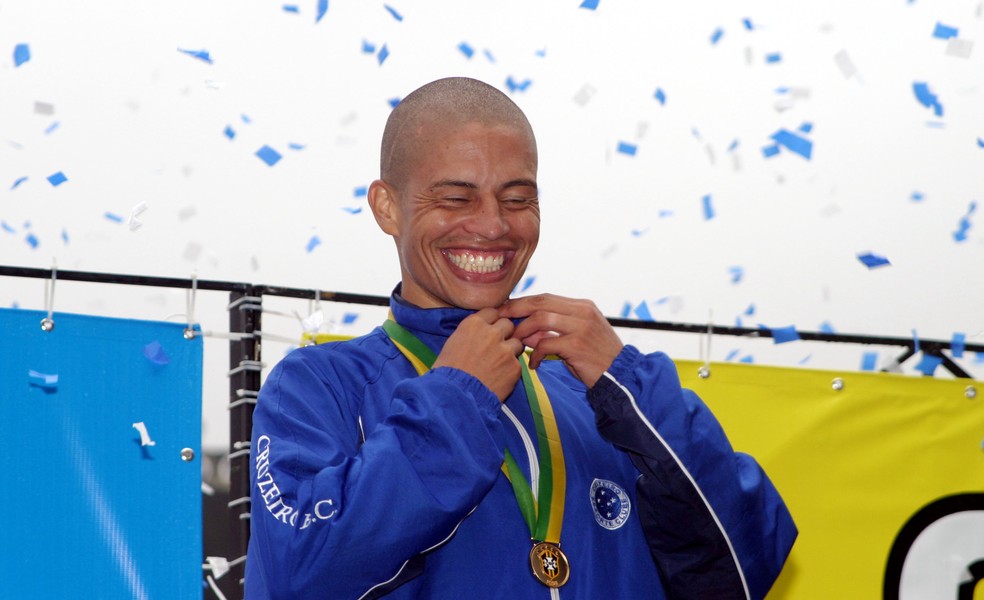 Alex, 07/12/2003 - MINAS GERAIS - Cruzeiro X Fluminense — Foto: Agência Estado