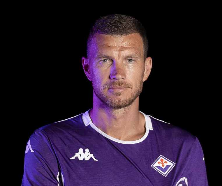 Ex-Inter de Milão, Dzeko é anunciado pela Fiorentina