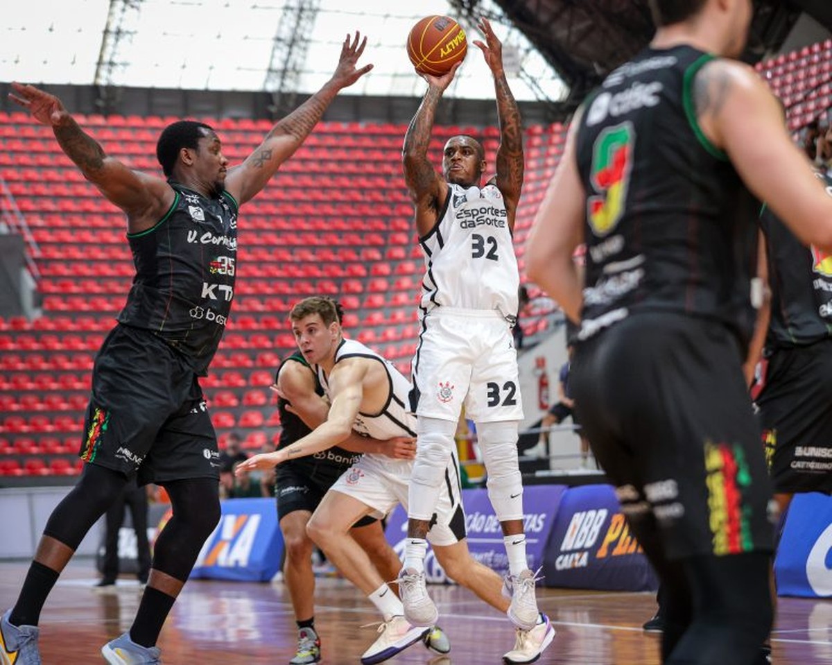 Corinthians avança para as quartas do NBB e encara o Flamengo.