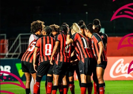 Vitória perde para o Santos e é rebaixado no Campeonato Brasileiro Feminino