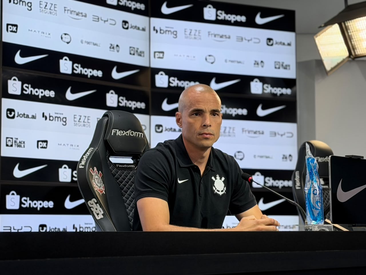 Stabile buscará candidatos à presidência do Corinthians para debater renovações no elenco