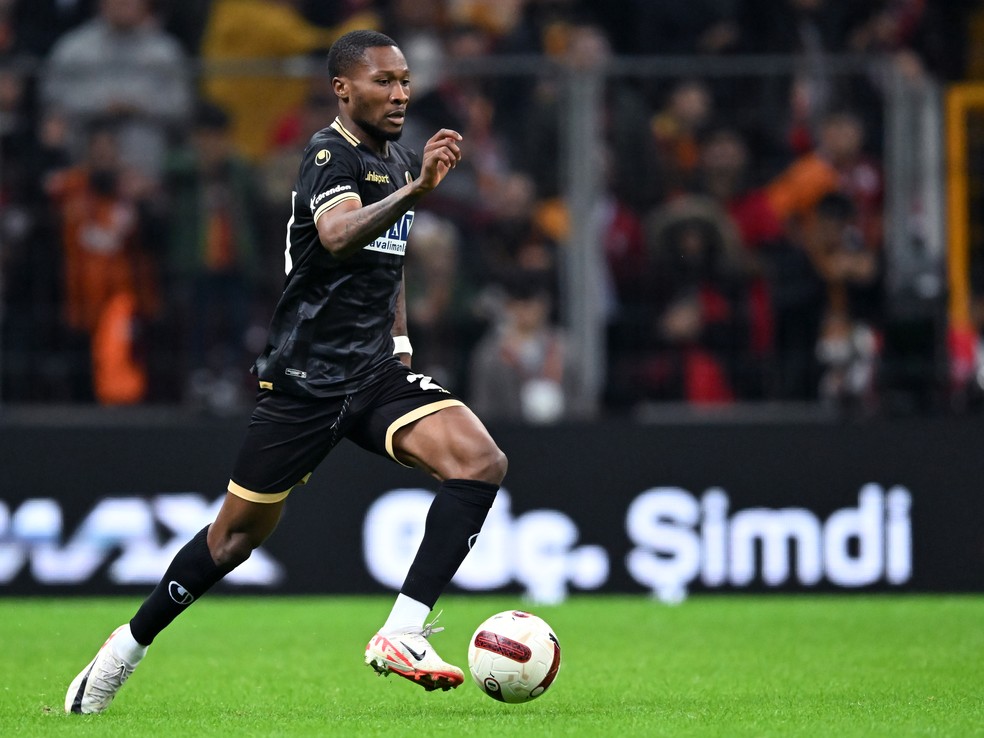 Loide Augusto em ao pelo Alanyaspor  Foto: ANP via Getty Images