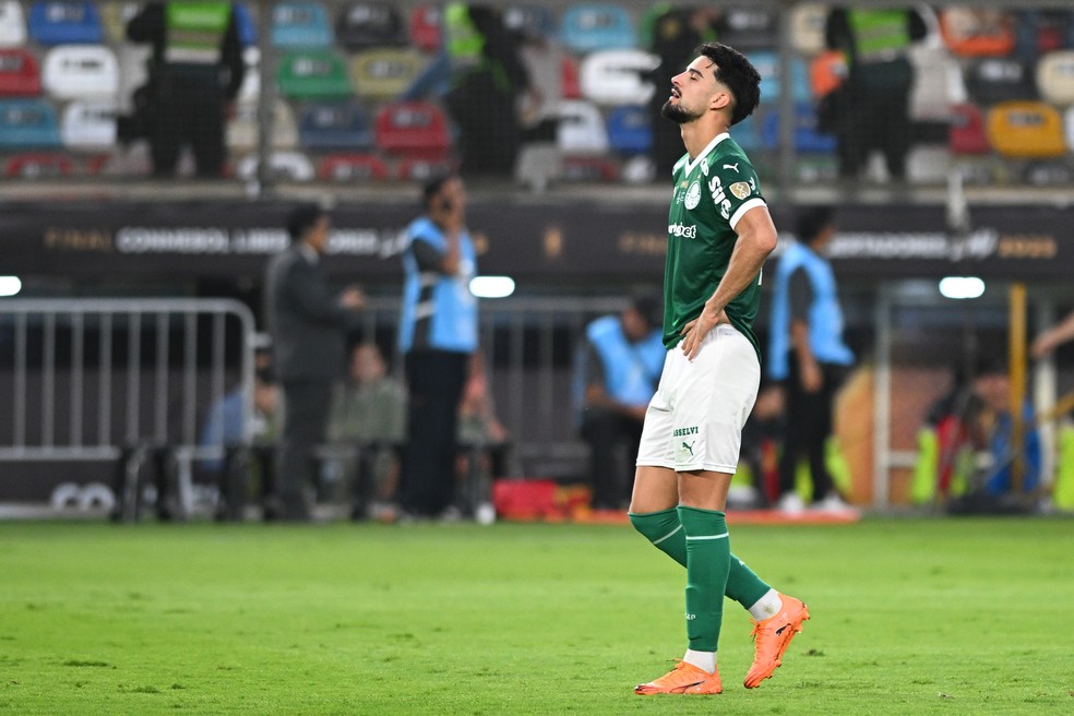 Flaco López lamenta derrota do Palmeiras em final da Libertadores — Foto: Getty Images