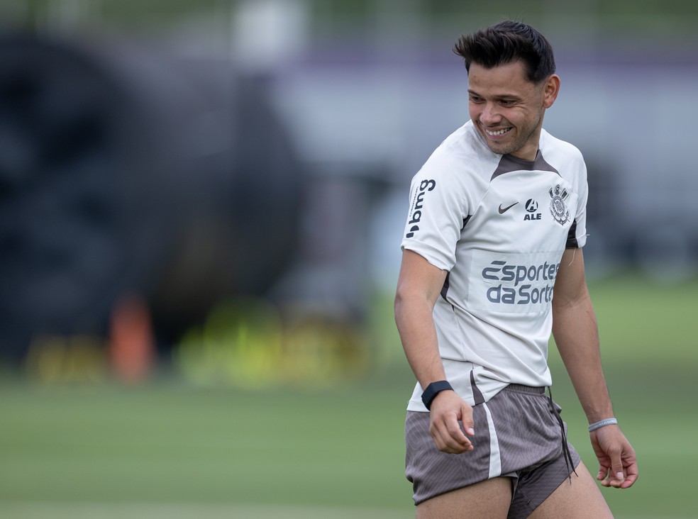 Romero, atacante do Corinthians, em treino — Foto: Rodri