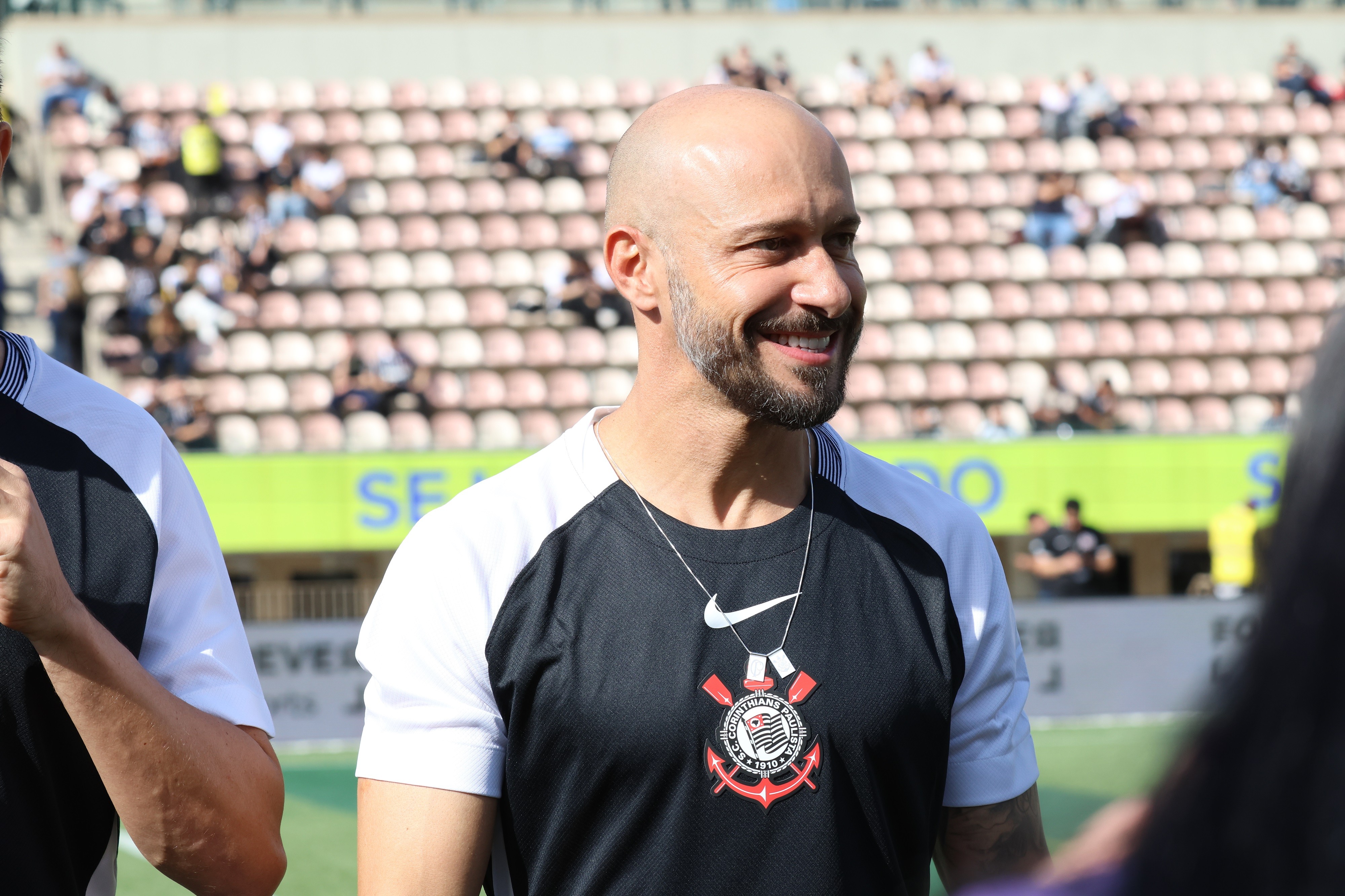 LEMBRA DELE? Alessandro anuncia segunda aposentadoria no futebol