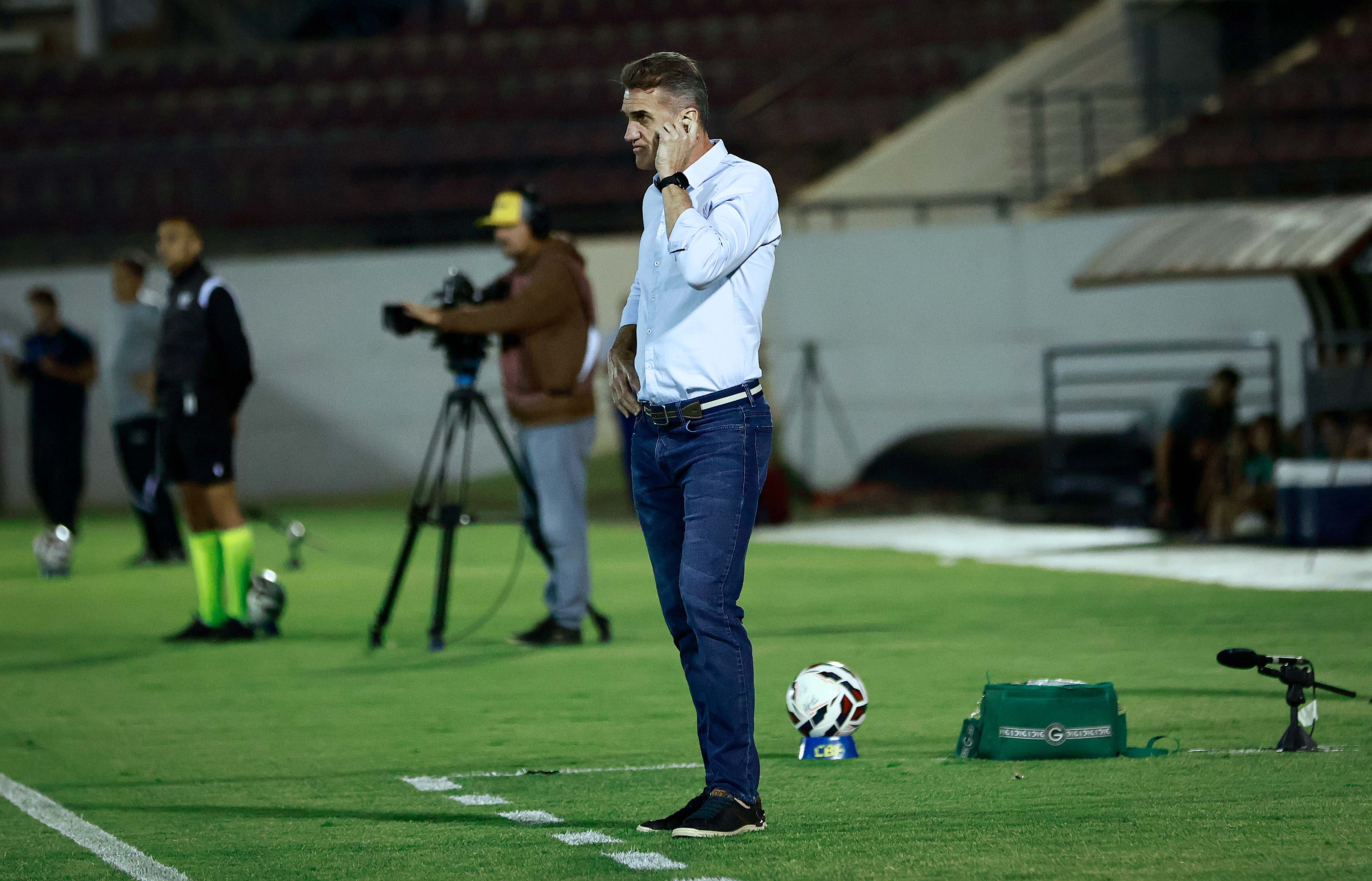 Mancini admite queda de rendimento, mas nega que tenha recuado o time