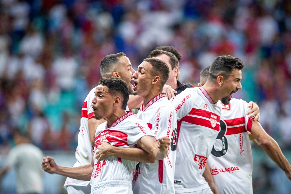 CRB elimina o Bahia nos pênaltis e está na final da Copa do Nordeste — Foto: Jhony Pinho/AGIF