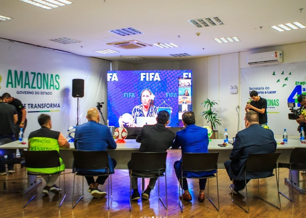 Manaus recebeu visita da FIFA em outubro do ano passado, acompanhada por Rozenha, presidente da FAF. — Foto: Divulgação