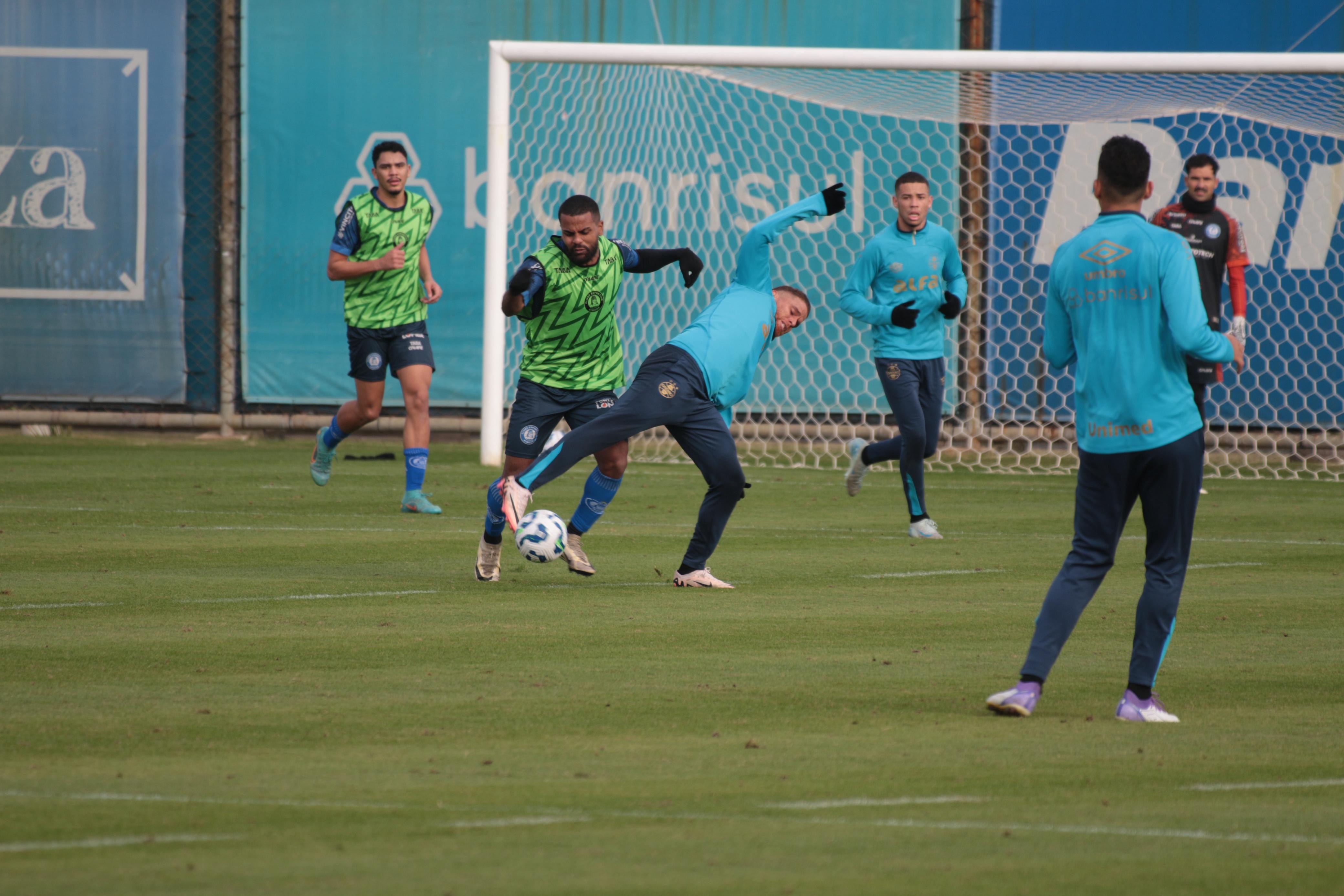 Grêmio vence aimoré em jogo-treino no CT Luiz Carvalho com novas formações.