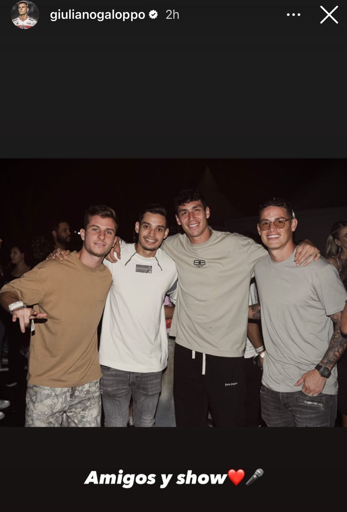 Estrangeiros do São Paulo marcam presença em show de cantora colombiana