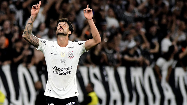 Gustavo Henrique comemora gol do Corinthians contra o Internacional, na Neo Química Arena