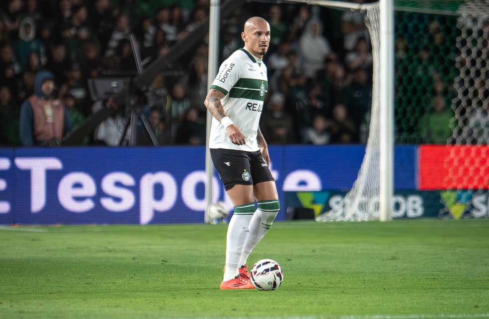 Maicon, zagueiro do Coritiba
