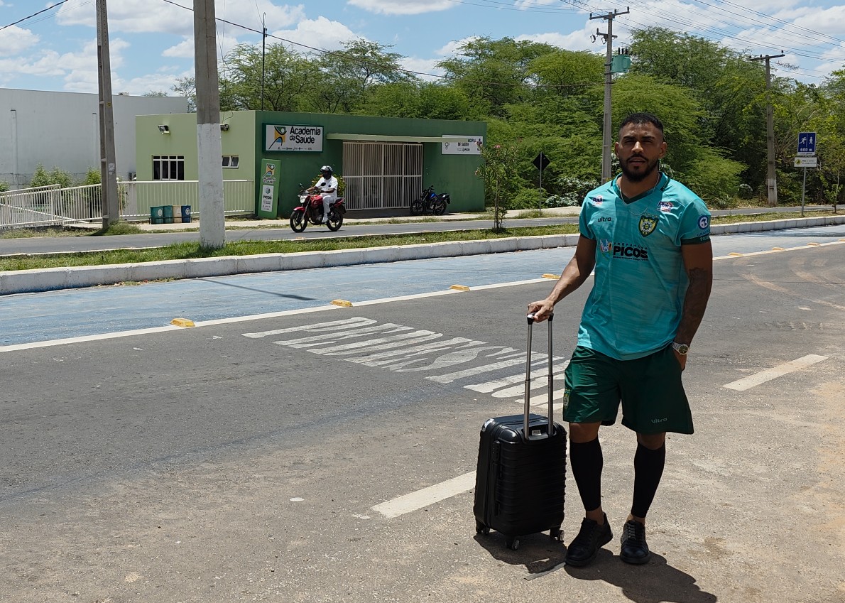 Picos embarca para Teresina e relaciona 25 atletas para jogo de ida contra o River-PI; veja lista