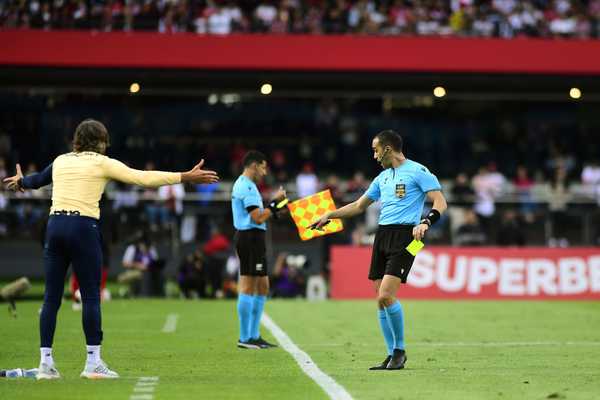Zubeldía lidera estatísticas de cartões amarelos sobre zagueiros do São Paulo