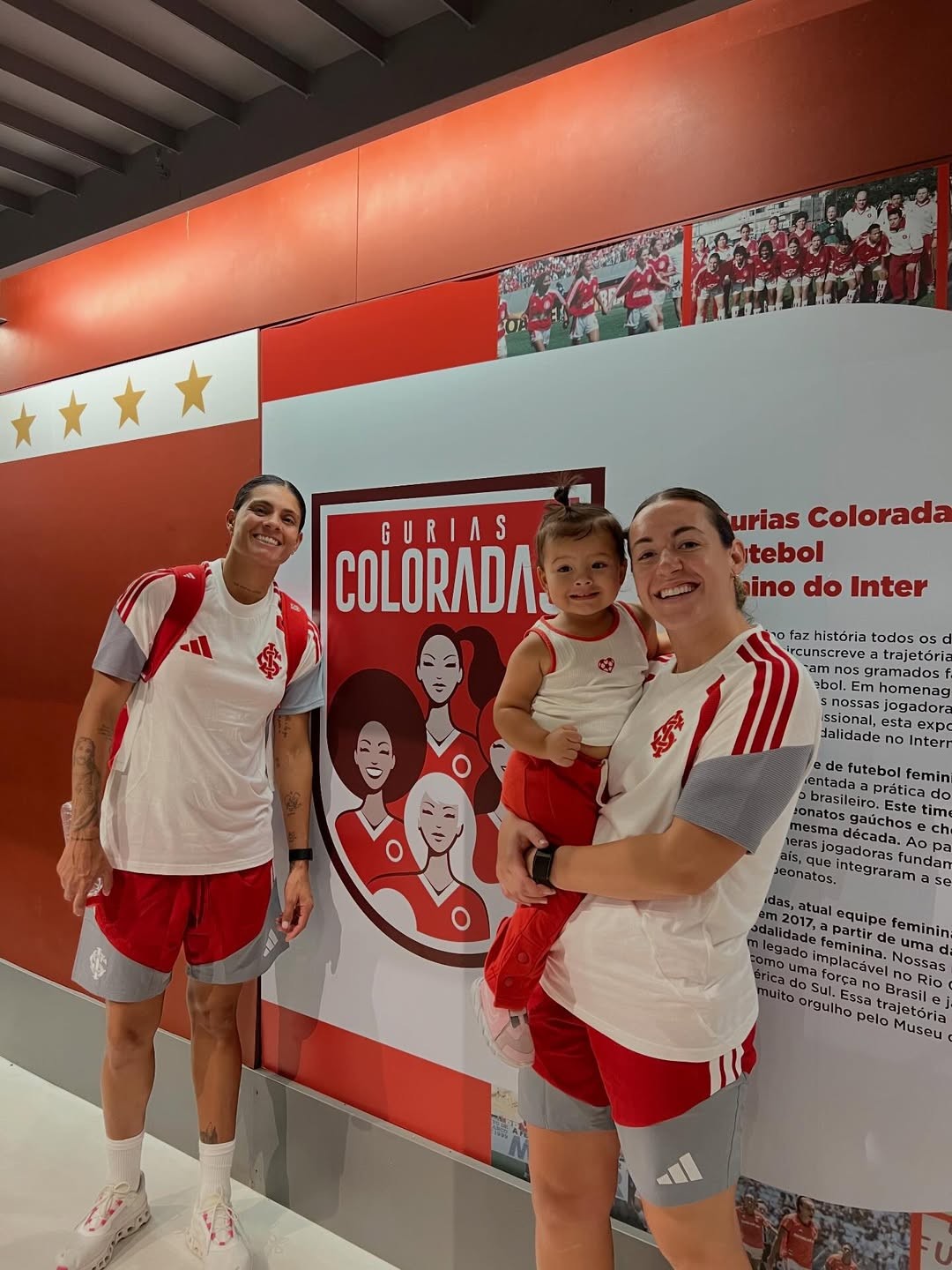 Companheiras no Inter, Sole Jaimes e Kelly querem inspirar como mães no futebol: "A gente pode" 