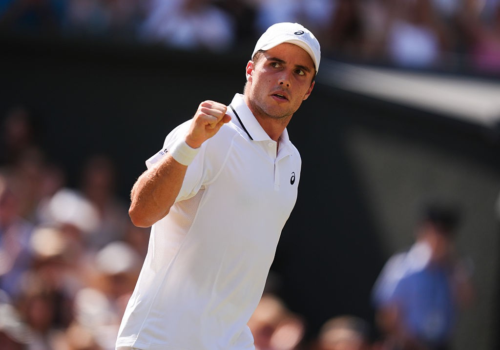 Zverev vence e enfrentará surpresa 114º do ranking na semi de Wimbledon