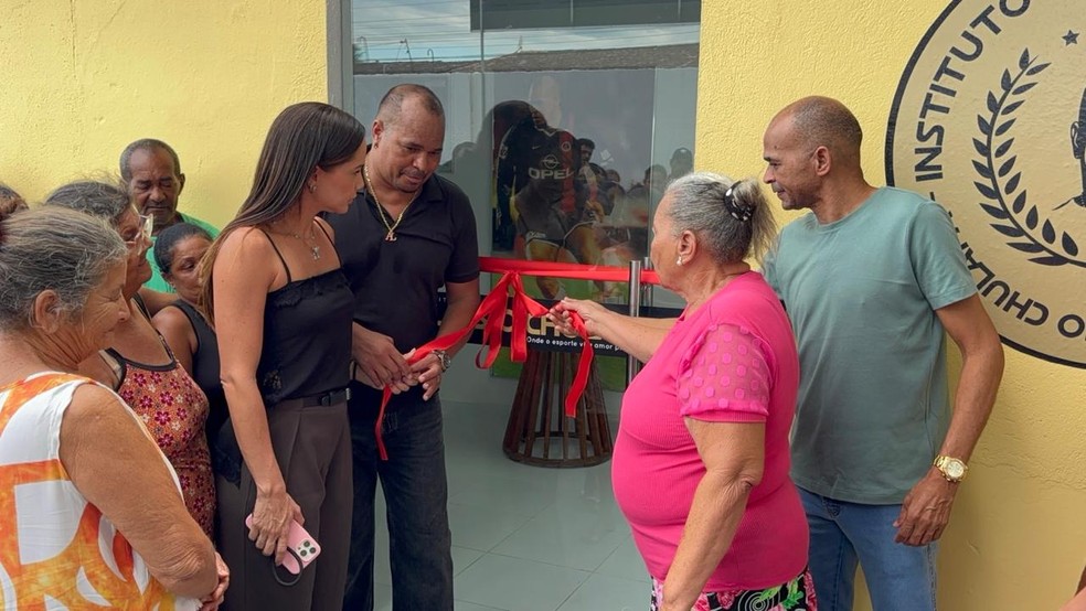 Aloísio Chualpa inaugura seu instituto em Atalaia — Foto: Denison Roma