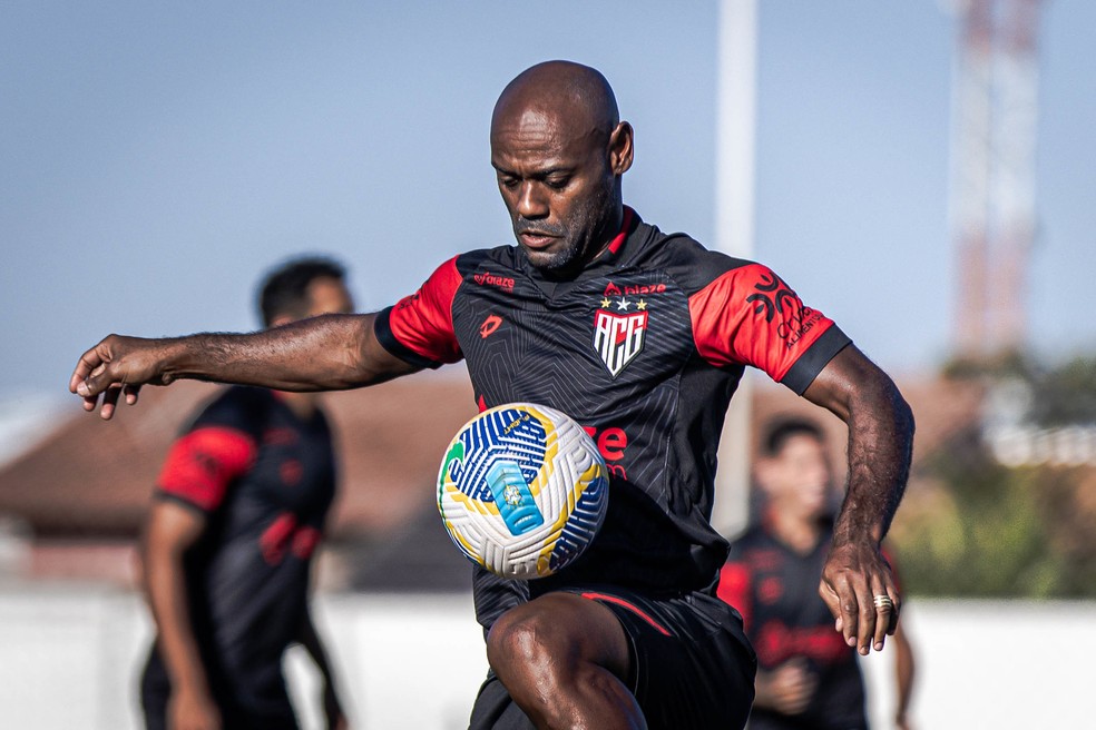 Vagner Love trocou o Dragão pelo Avaí durante a temporada — Foto: Ingryd Oliveira/ACG