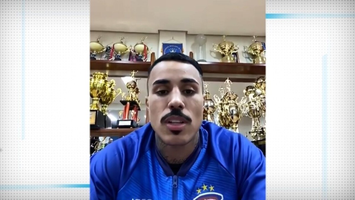 Com carreira na música, MC Livinho realiza sonho de jogar futebol - Grande  Rio FM