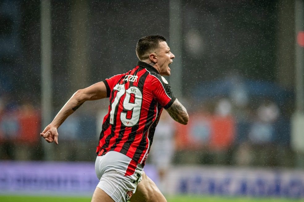Renato Kayzer comemora gol em Bahia 2 x 1 Vitória — Foto: Victor Ferreira / EC Vitória