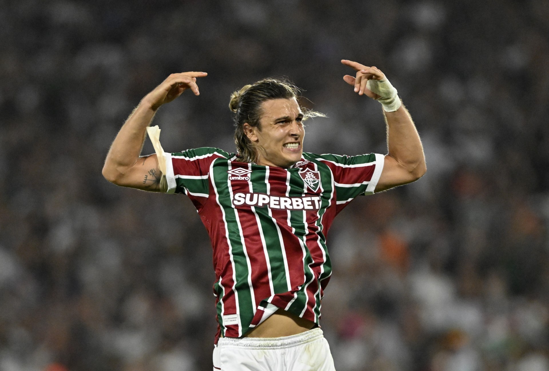Peças do banco do Fluminense transformam imposição em criatividade