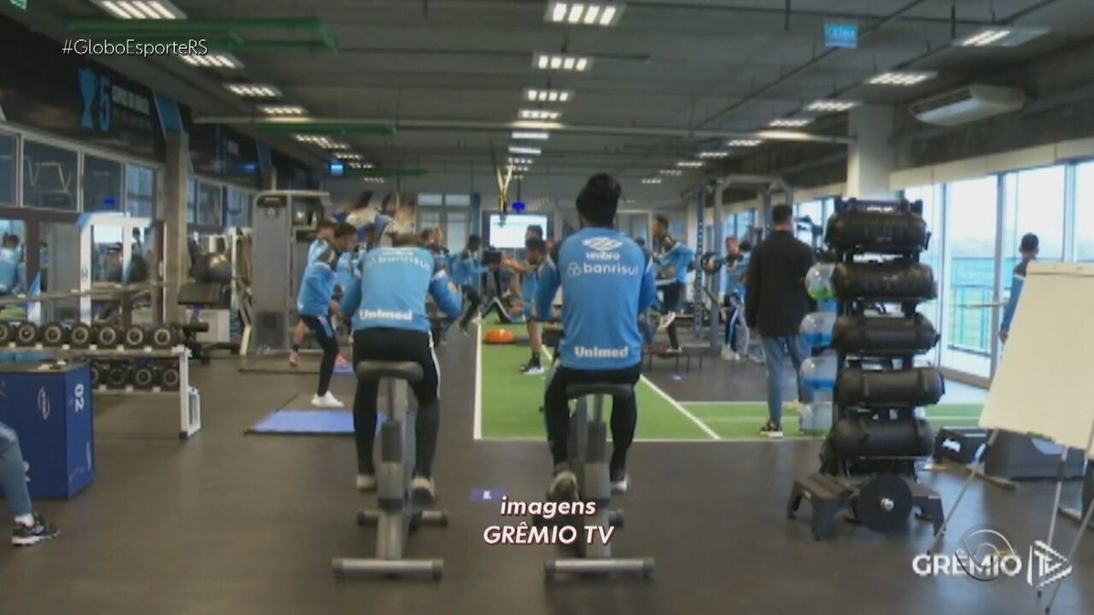 Grêmio treina na academia por causa da chuva, e Renato fecha atividades até viagem a Fortaleza