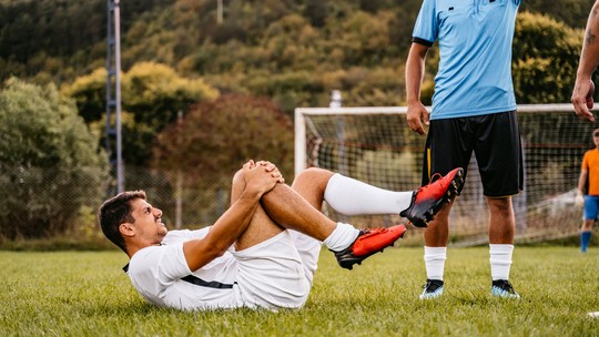 Veja as principais lesões no futebol e como evitar