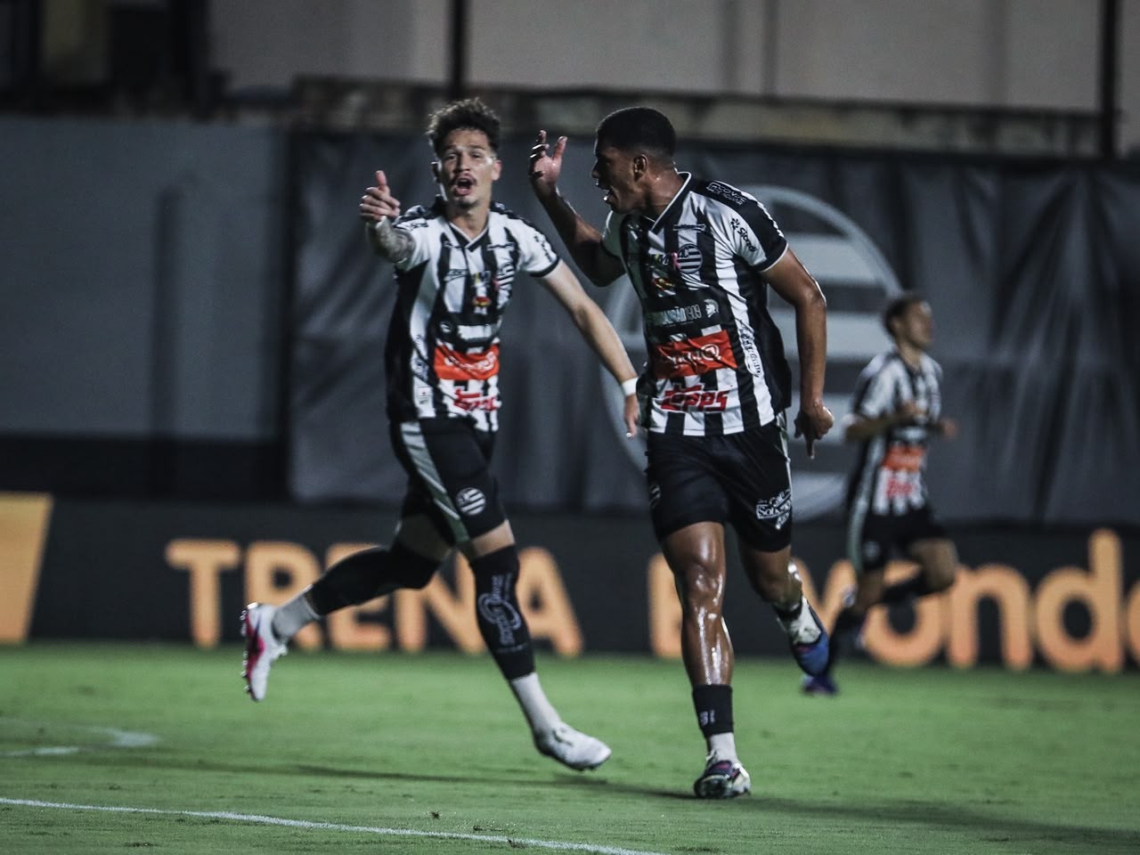 Líbero, volante e agora artilheiro: quem é João Miguel, jovem de 22 anos que encanta Alex na Série B