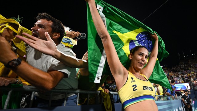 Duda comemora ouro brasileiro no vôlei de praia nas Olimpíadas de Paris