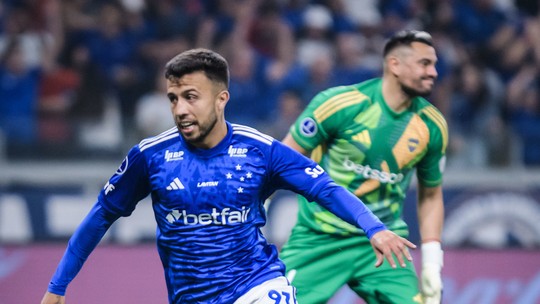 Eliminado pelo Cruzeiro, goleiro do Boca aponta irregularidade e questiona árbitro: "Muito inclinado"