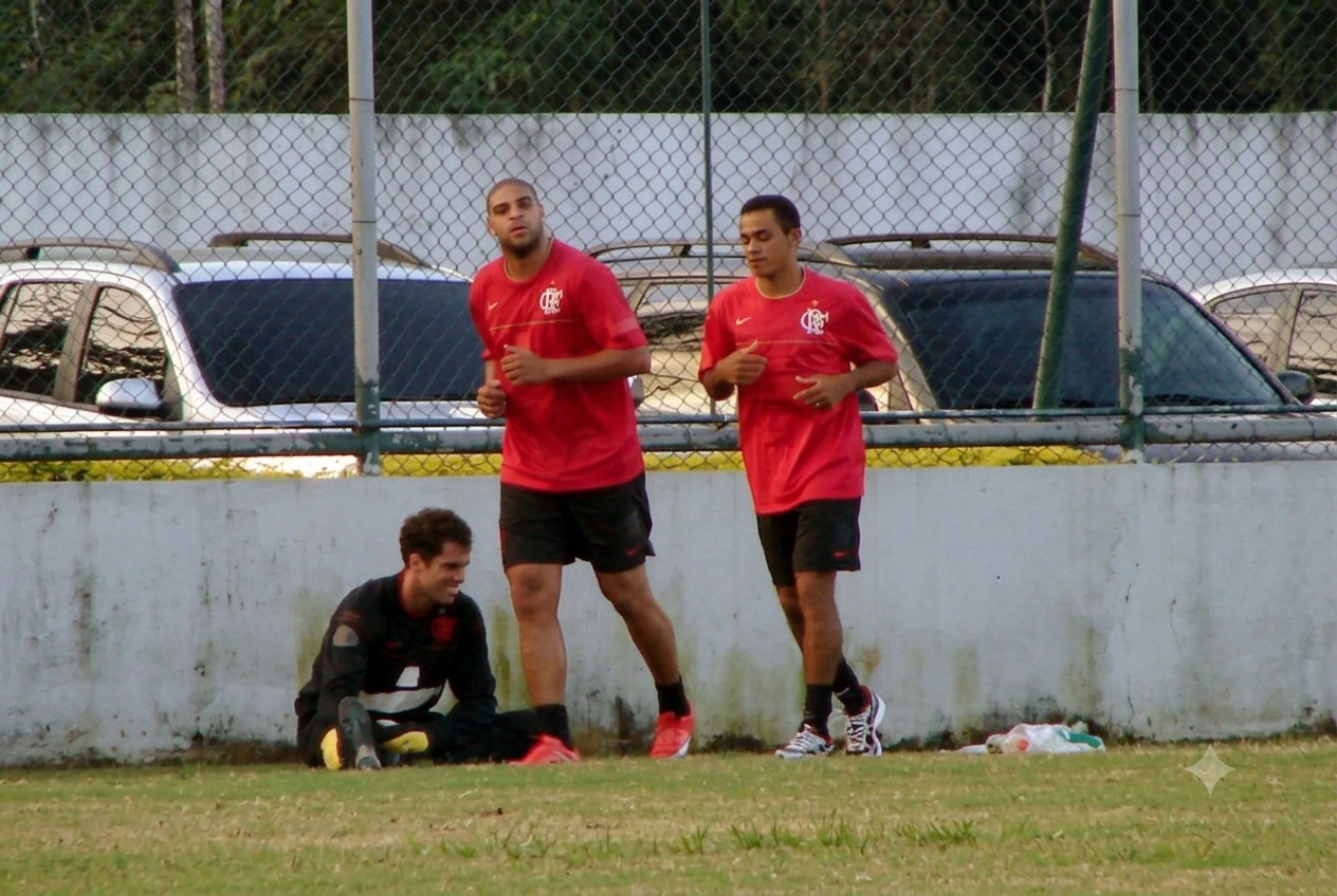 Ex-Flamengo, campeão brasileiro ao lado de Adriano reforça clube do AM na Série B do Estadual