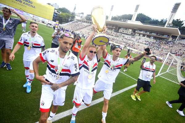 TRICOLOR CALA OS RIVAIS! Vitória histórica garante título e deixa provocação no ar!