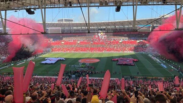 Renda de Flamengo x São Paulo é a maior da história do futebol brasileiro,  e leva vaias