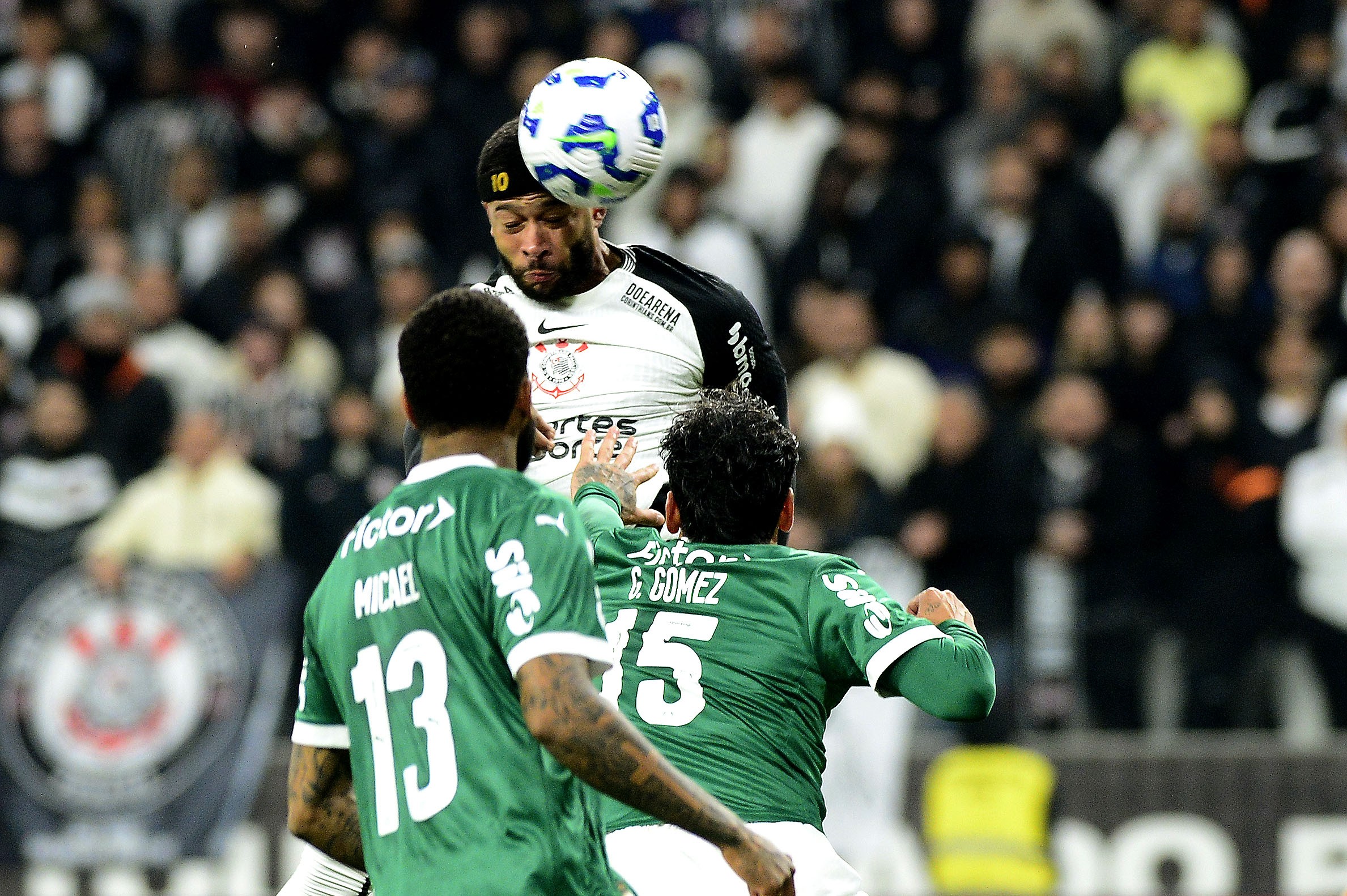 Corinthians encara desafio histórico contra Palmeiras na Copa do Brasil.