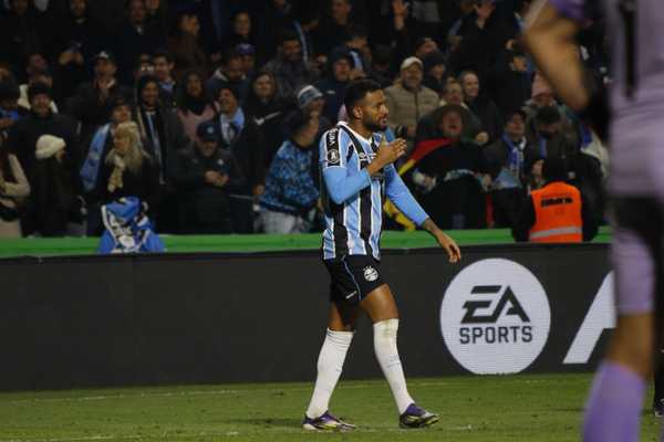 Grêmio surpreende com virada rápida protagonizada por herói improvável em campo