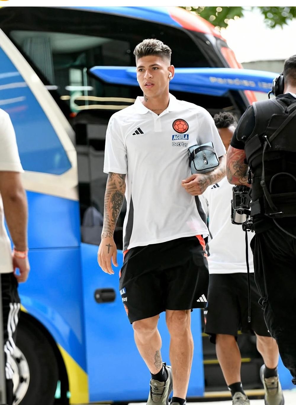 Convocado pela Colômbia, Carrascal é multado pelo Flamengo após expulsão contra Palmeiras