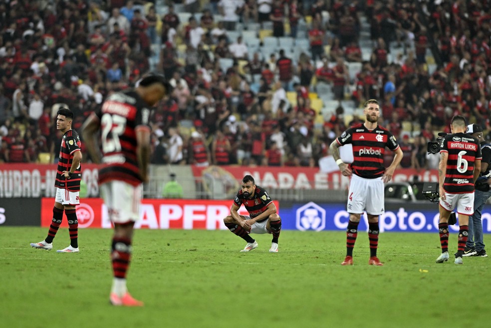 Flamengo lamenta derrota para o Peñarol no Maracanã — Foto: André Durão