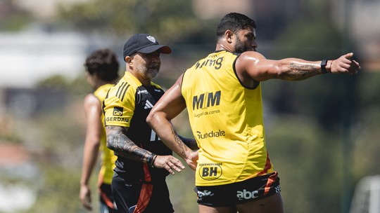 Sampaoli diz que não conversou com Hulk no Atlético-MG e cobra definição rápida sobre chegadas e saídas