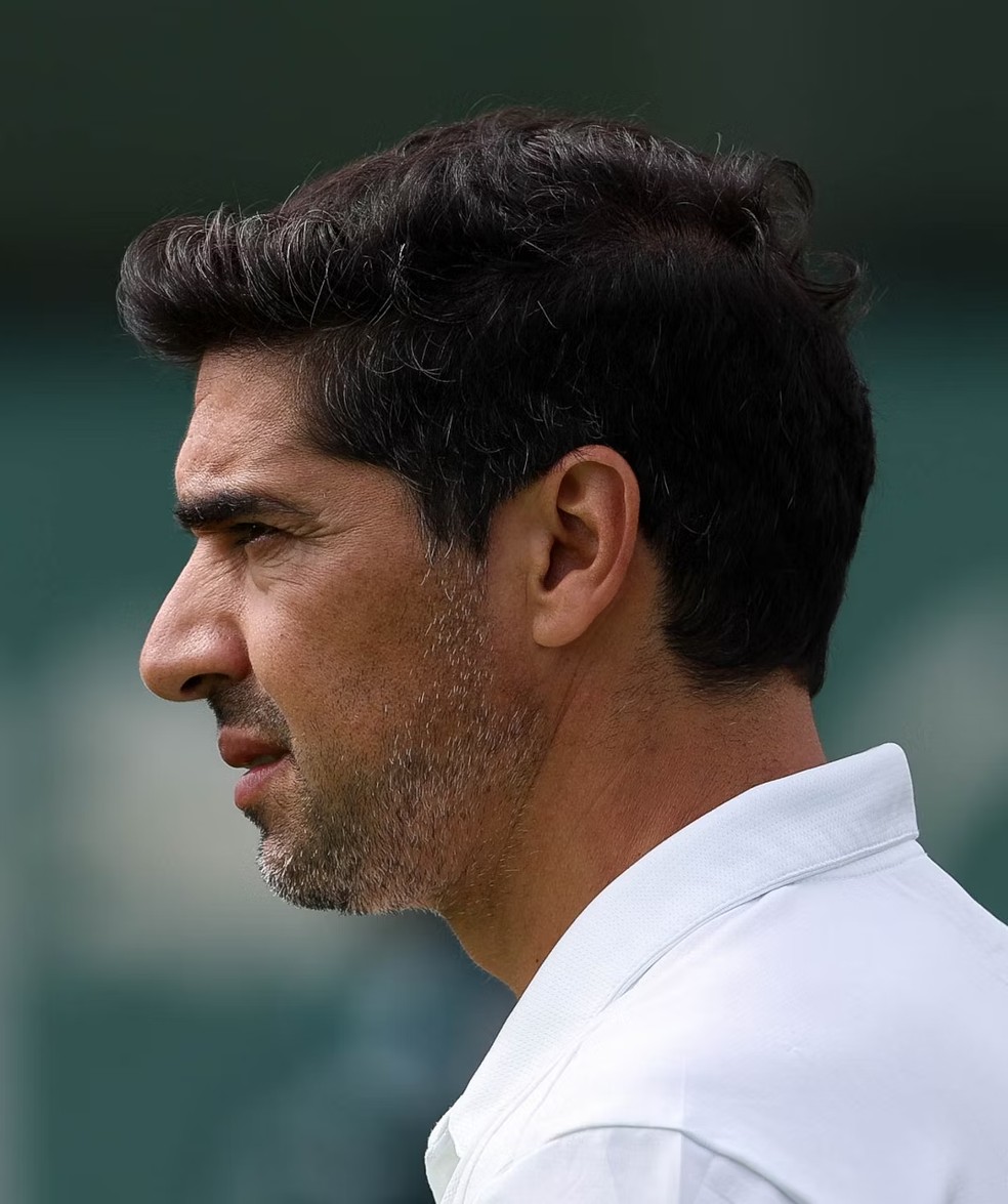 Abel Ferreira durante treino do Palmeiras na Academia de Futebol  Foto: Cesar Greco