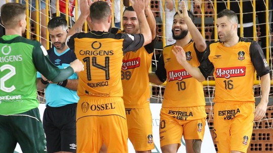 Sorocaba goleia o Campo Mourão e mantém vice-liderança da Liga Futsal