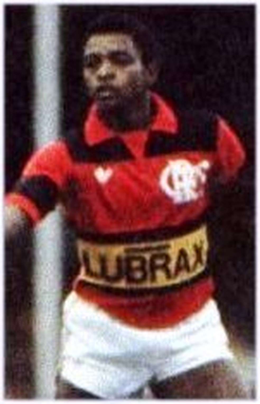 Primeira marca da "Lubrax" teve pol�mico amarelo na camisa do Flamengo � Foto: Reprodu��o