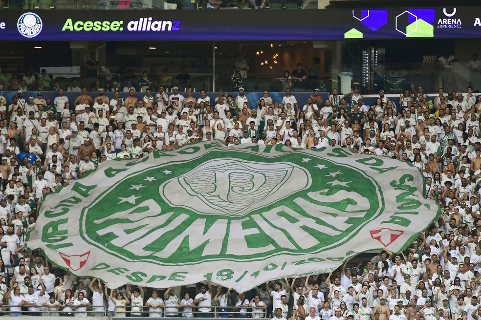 Torcida do Palmeiras em jogo contra o São Paulo — Foto: Marcos Ribolli