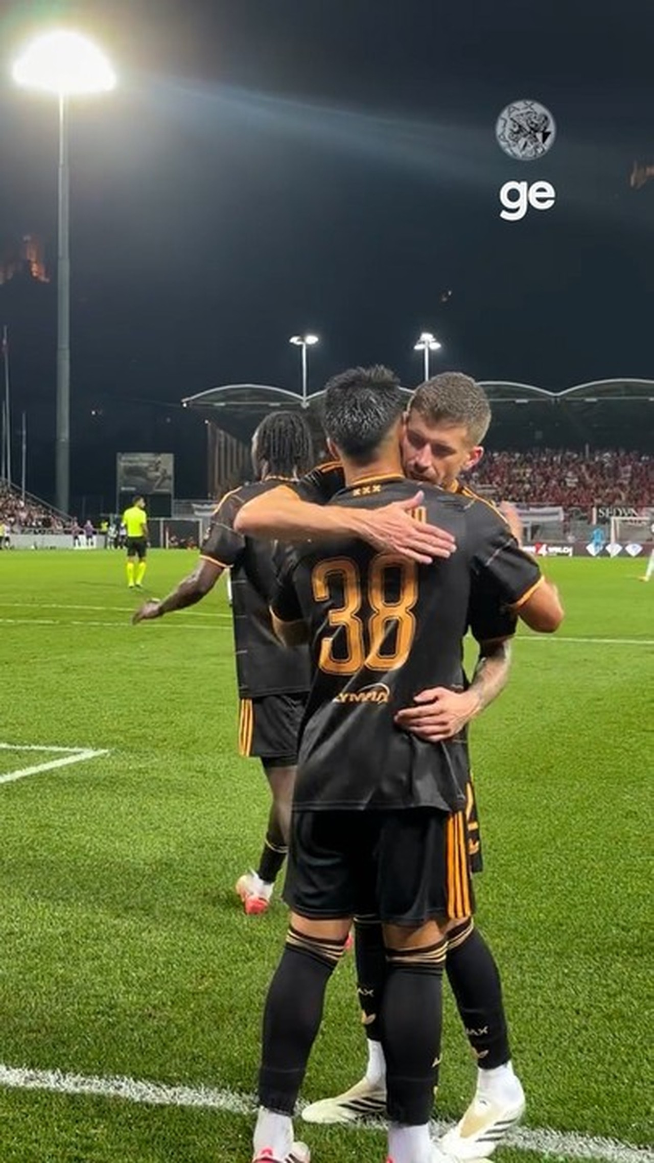 Ídolo da Holanda critica Marcos Leonardo em início no Ajax: "Até senti pena dele"