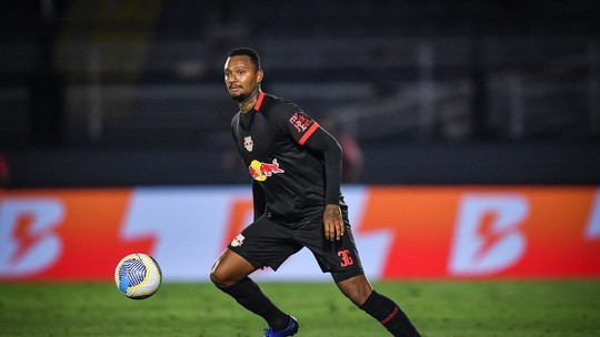 Com entorse no tornozelo, Luan Cândido desfalca Bragantino contra o Juventude; Ramires volta ao time