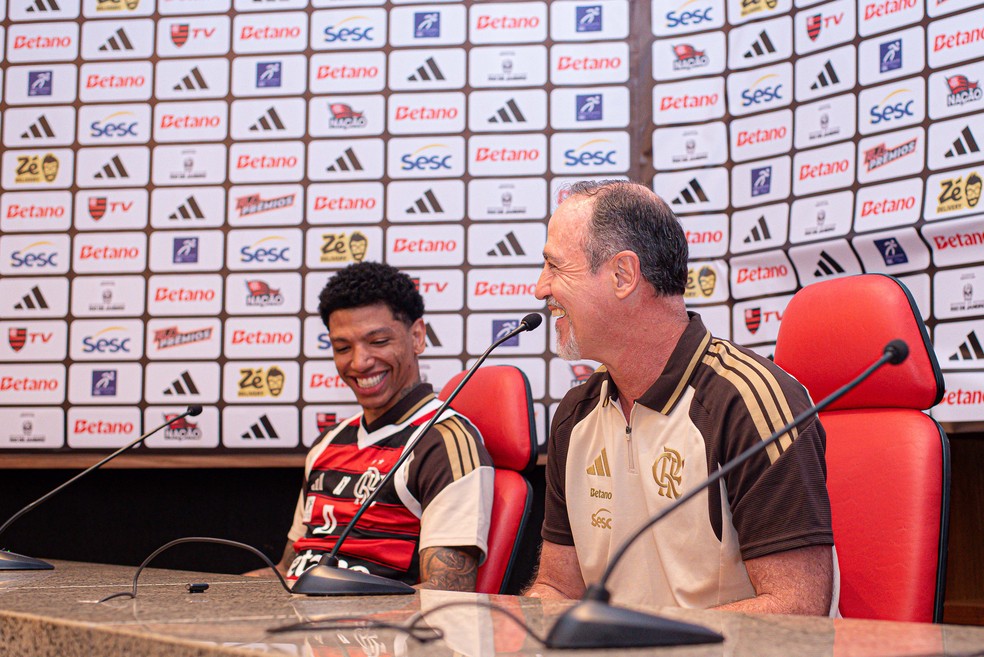Didi e Demétrius na apresentação do Flamengo basquete