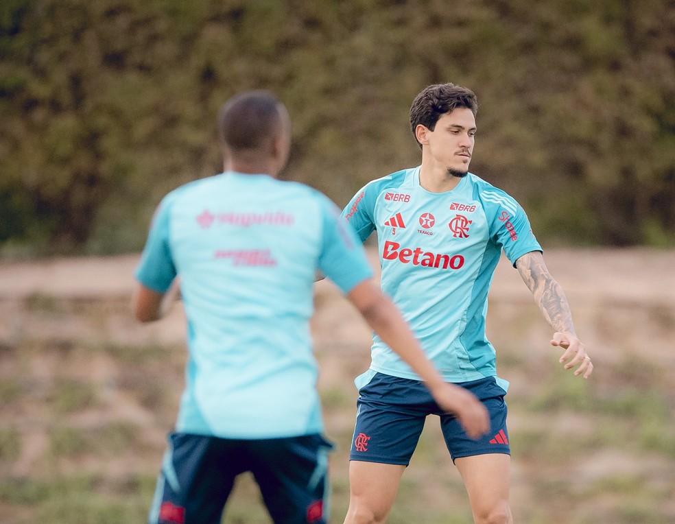 Pedro, durante treino do Flamengo em Doha — Foto: Adriano Fontes/Flamengo