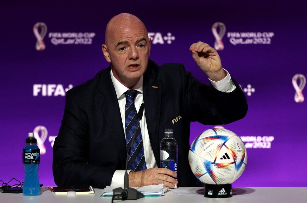 Candidato à Fifa, Van Praag lamenta cancelamento de debate por