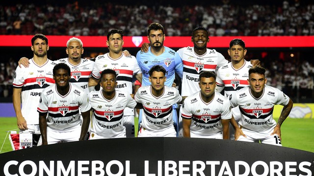 Time posado do São Paulo contra o Alianza Lima