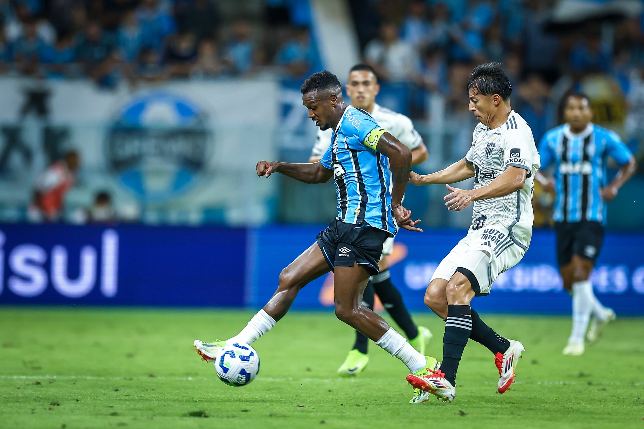 Grêmio implementa rodízio de capitães em busca de novas lideranças no time