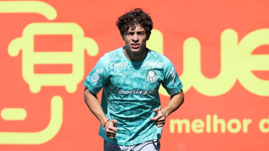 Giay avança em recuperação, e dupla treina com o grupo na reapresentação do Palmeiras